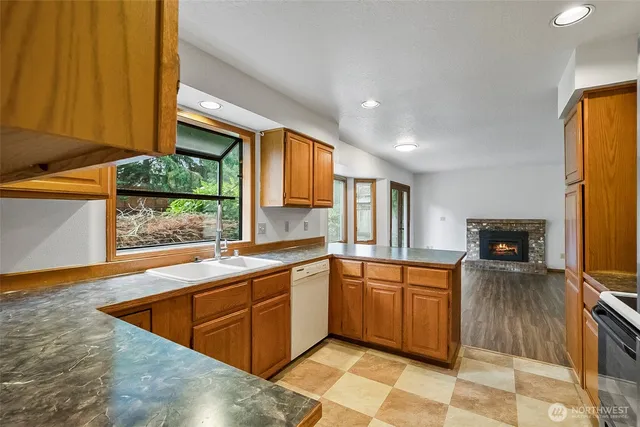 $799,990 | 12411 44th Drive Southeast, Everett, WA 98208