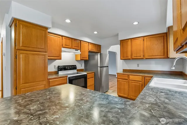 $799,990 | 12411 44th Drive Southeast, Everett, WA 98208