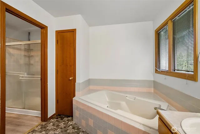 $799,990 | 12411 44th Drive Southeast, Everett, WA 98208