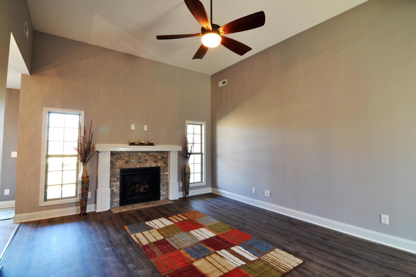 1033 Randy Road Ashland City, TN 37015 - Photo 4 of 21 stock photo