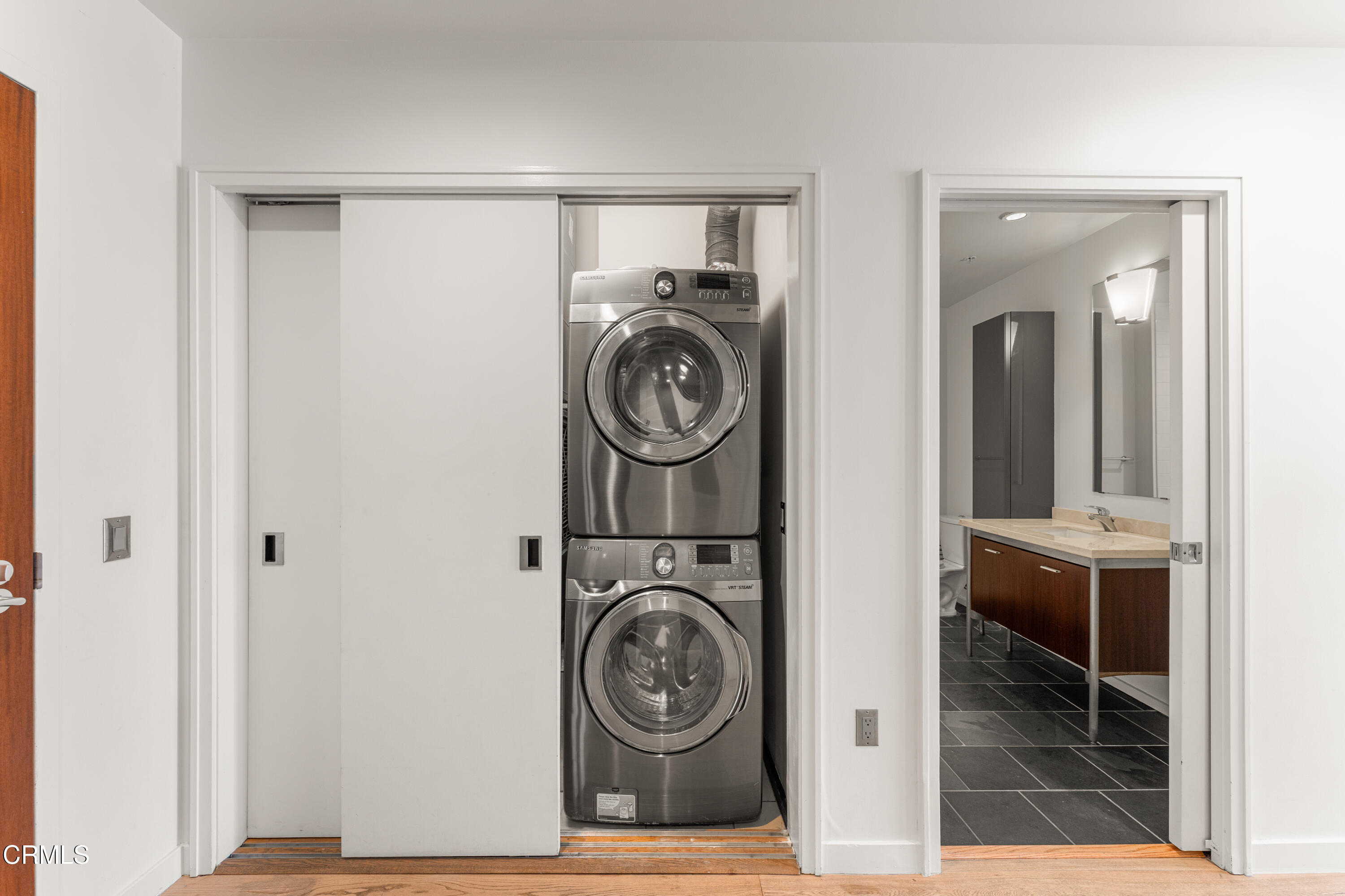 1155 South Grand Avenue, Unit 2106 Los Angeles, CA 90015 - Photo 30 of 51 a view of washer and dryer