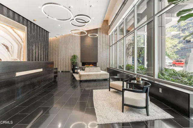 $4,500 | 1155 South Grand Avenue, Unit 2106, Los Angeles, CA 90015