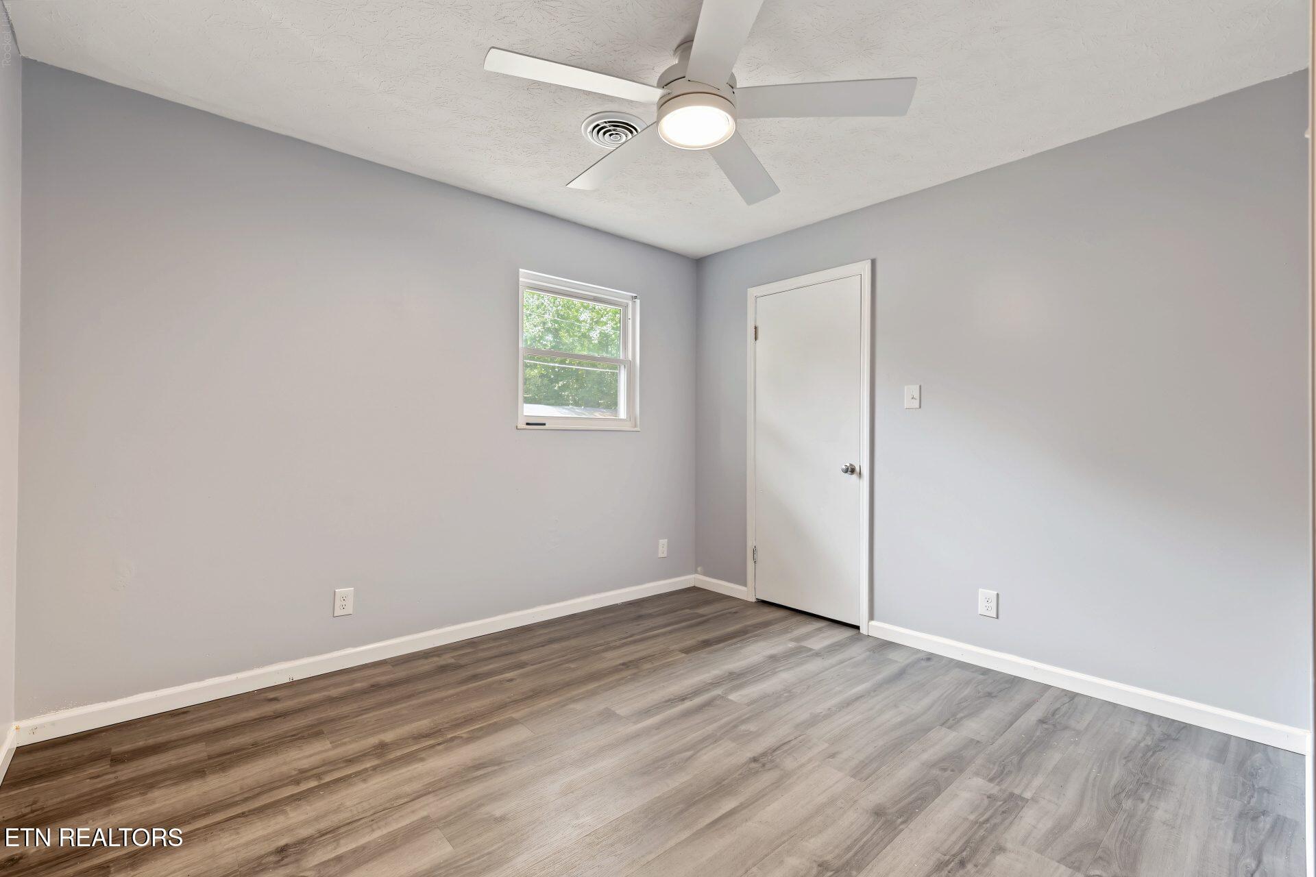 14 Cooper Lane Oak Ridge, TN 37830 - Photo 27 of 40 27_beyc6ab42ab336fed