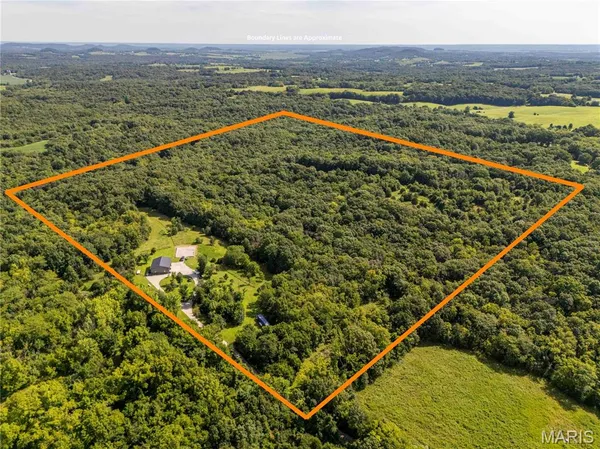 $725,000 | 2 Whitetail Rdg Road, Eolia, MO 63344