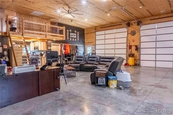 $725,000 | 2 Whitetail Rdg Road, Eolia, MO 63344