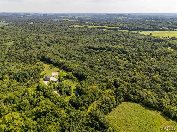 $725,000 | 2 Whitetail Rdg Road, Eolia, MO 63344
