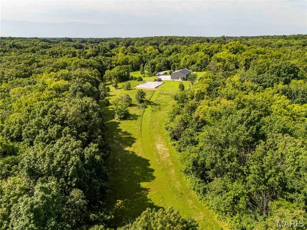 $725,000 | 2 Whitetail Rdg Road, Eolia, MO 63344