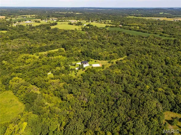 $725,000 | 2 Whitetail Rdg Road, Eolia, MO 63344