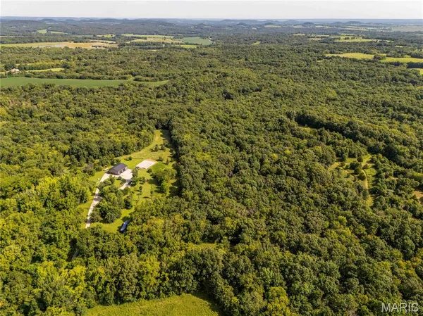 $725,000 | 2 Whitetail Rdg Road, Eolia, MO 63344