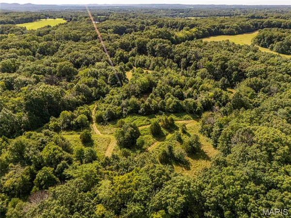 $725,000 | 2 Whitetail Rdg Road, Eolia, MO 63344