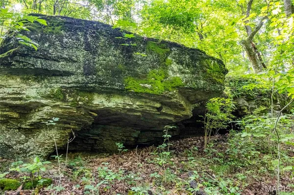 $725,000 | 2 Whitetail Rdg Road, Eolia, MO 63344