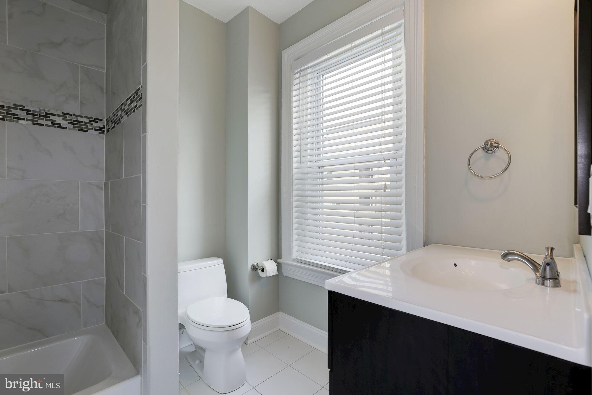 664 Columbia Road Northwest Washington, DC 20001 - Photo 16 of 29 Bath (Master)