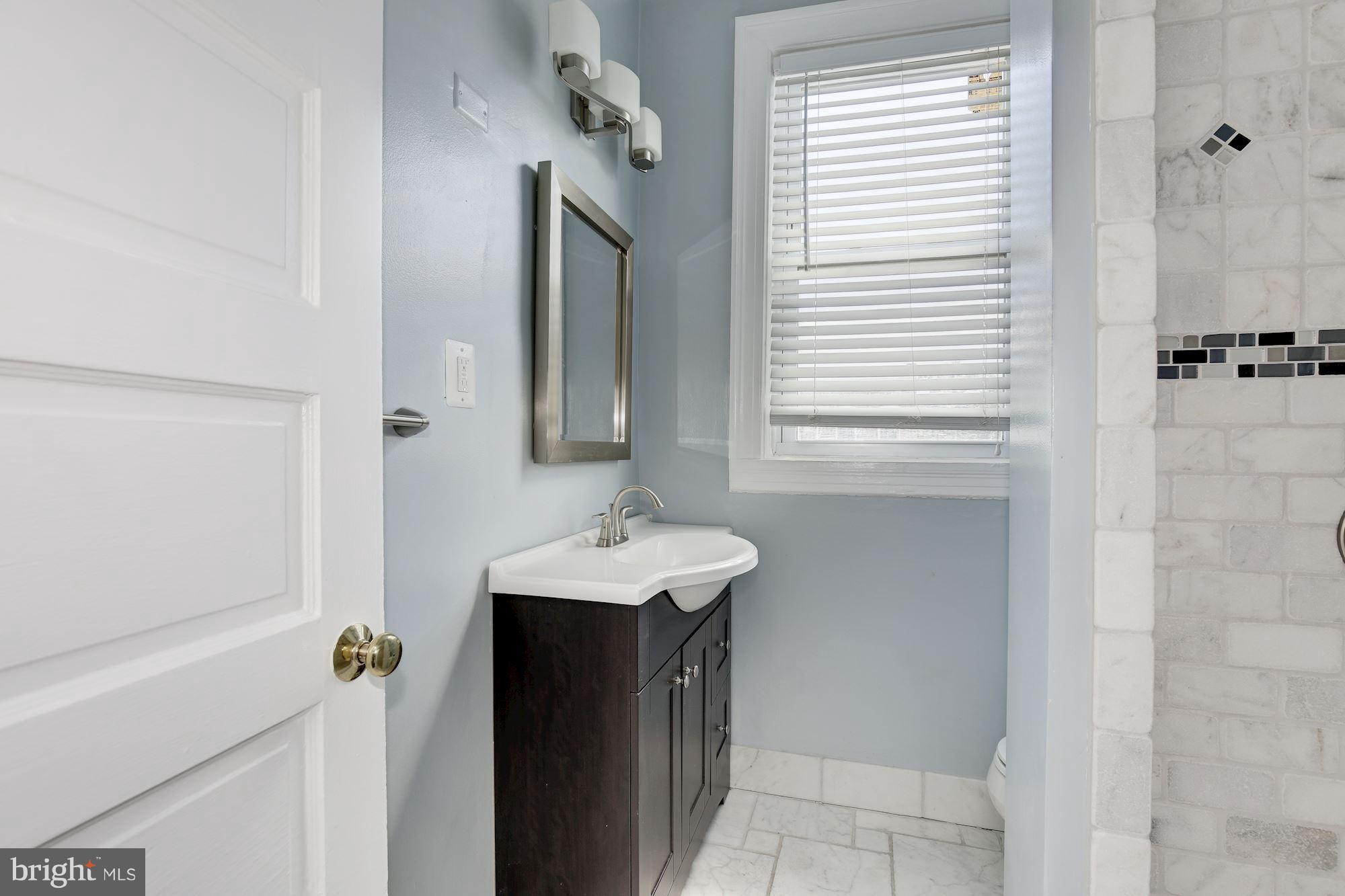 664 Columbia Road Northwest Washington, DC 20001 - Photo 20 of 29 Bath