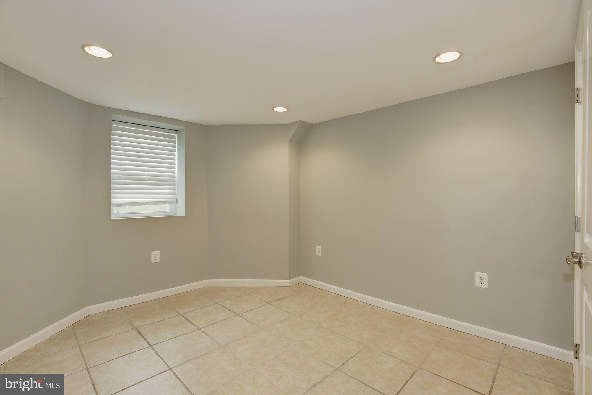 664 Columbia Road Northwest Washington, DC 20001 - Photo 27 of 29 Bedroom
