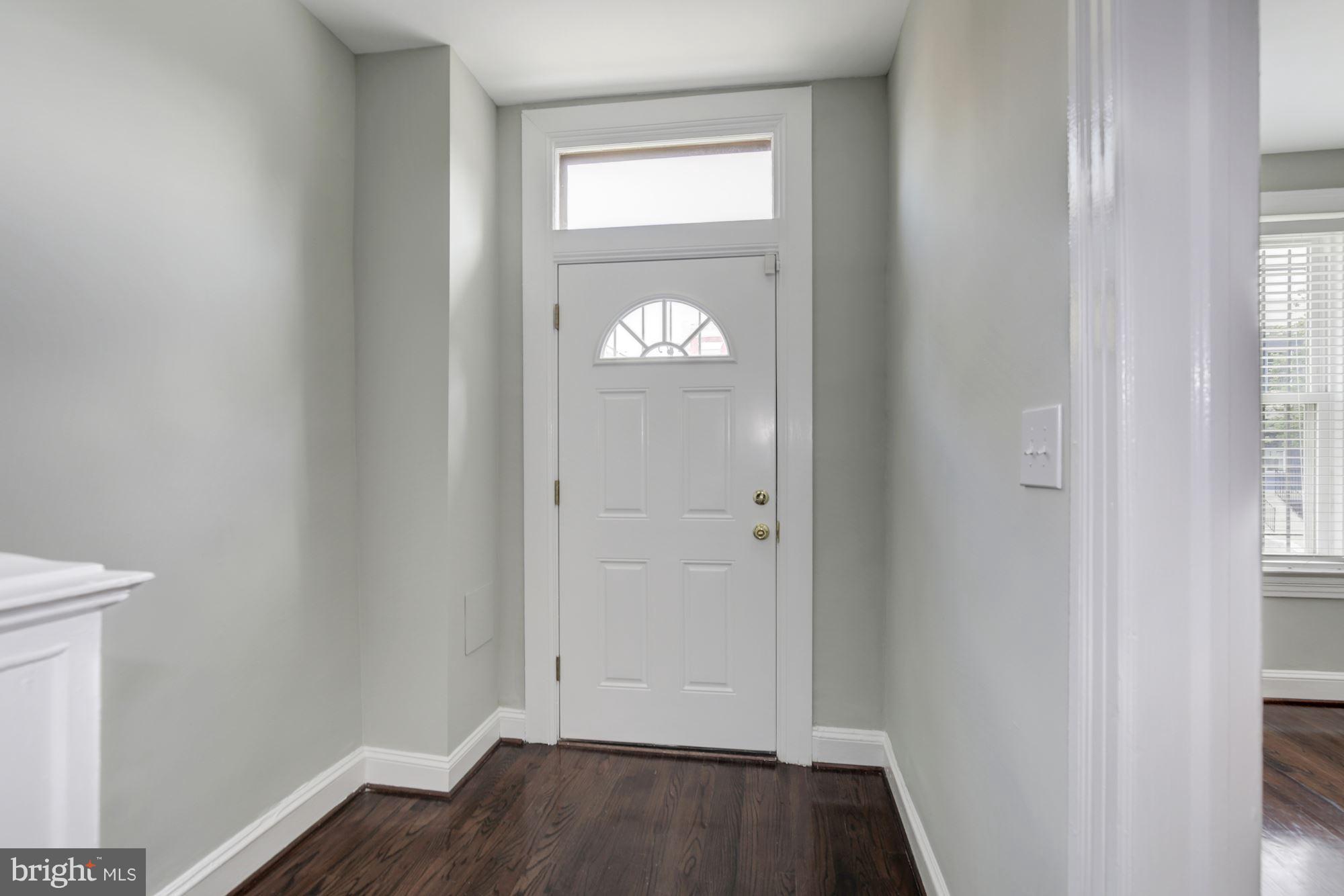 664 Columbia Road Northwest Washington, DC 20001 - Photo 4 of 29 Interior (General)