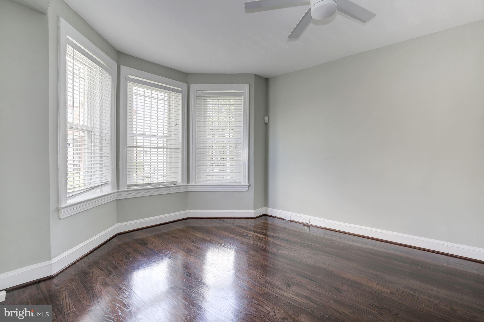 664 Columbia Road Northwest Washington, DC 20001 - Photo 5 of 29 Living Room