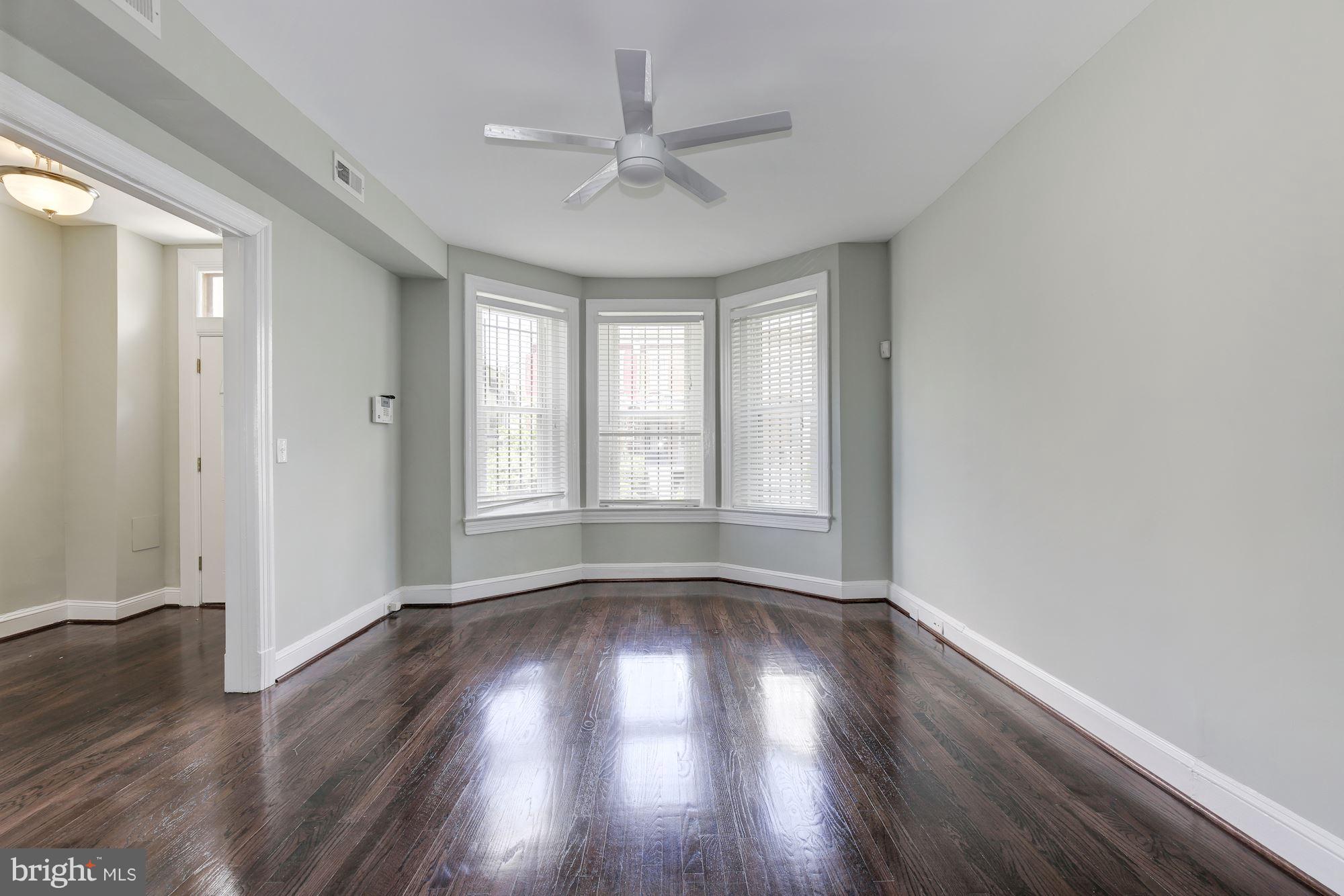 664 Columbia Road Northwest Washington, DC 20001 - Photo 6 of 29 Living Room