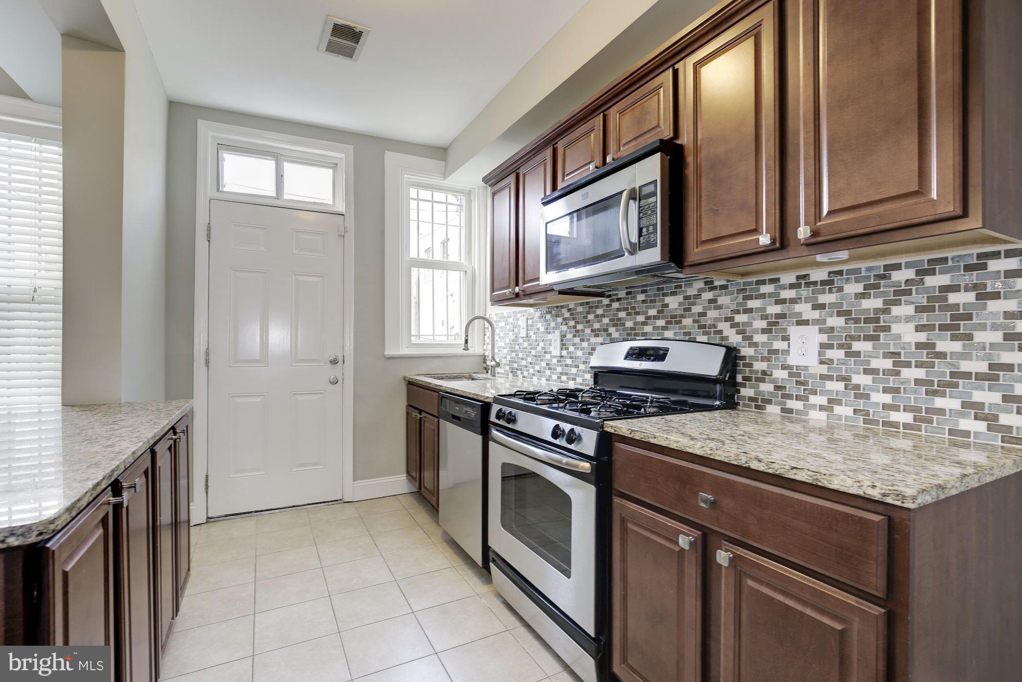 664 Columbia Road Northwest Washington, DC 20001 - Photo 10 of 29 Kitchen