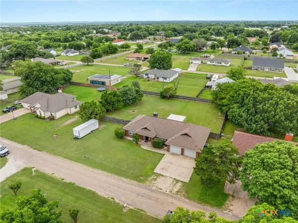 $300,000 | 381 Norwood Drive, Woodway, TX 76712