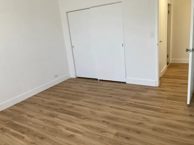 $255,000 | 1301 West Touhy Avenue, Unit 315, Park Ridge, IL 60068