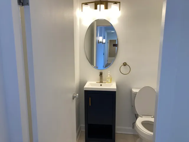 $255,000 | 1301 West Touhy Avenue, Unit 315, Park Ridge, IL 60068