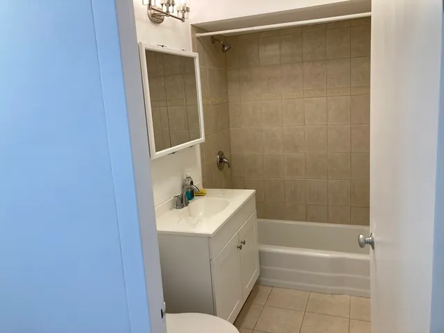 $255,000 | 1301 West Touhy Avenue, Unit 315, Park Ridge, IL 60068