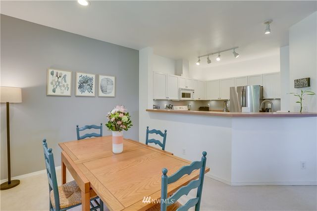 $396,000 | 1500 South 18th Street, Unit J201, Renton, WA 98055