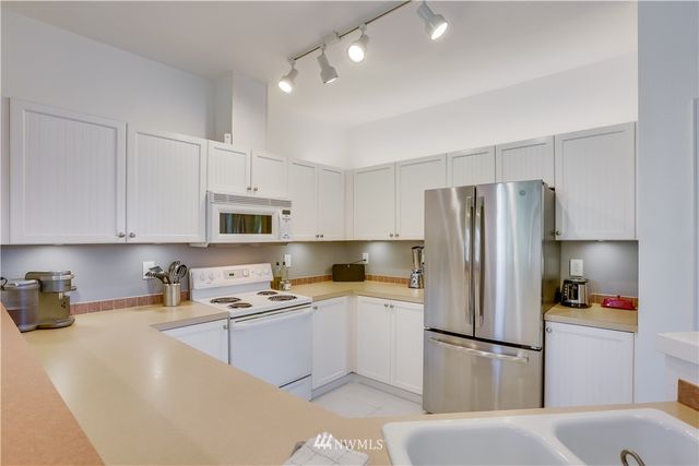 $396,000 | 1500 South 18th Street, Unit J201, Renton, WA 98055