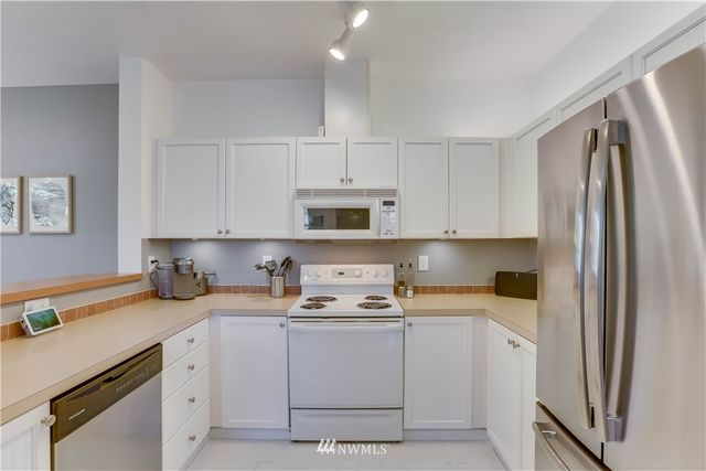 $396,000 | 1500 South 18th Street, Unit J201, Renton, WA 98055