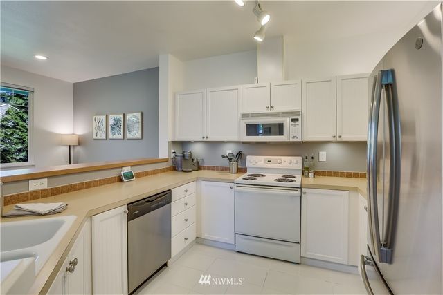 $396,000 | 1500 South 18th Street, Unit J201, Renton, WA 98055