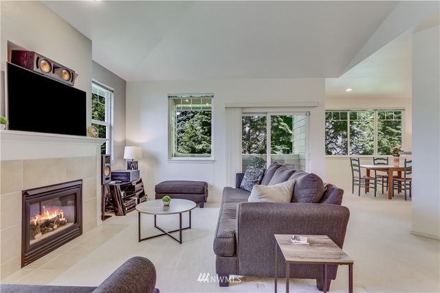 $396,000 | 1500 South 18th Street, Unit J201, Renton, WA 98055