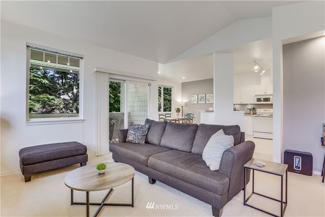 $396,000 | 1500 South 18th Street, Unit J201, Renton, WA 98055