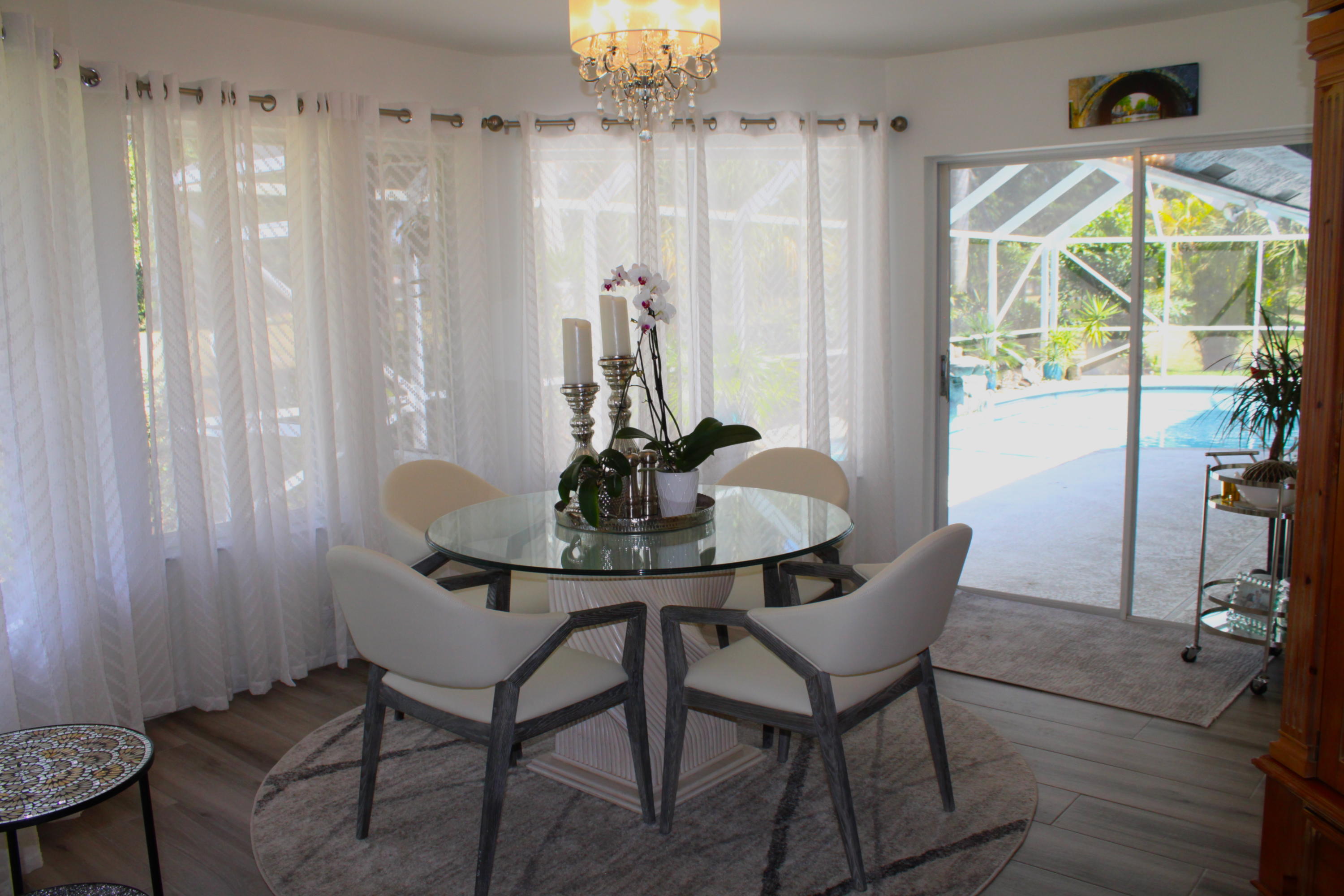 Eat in Kitchen Area