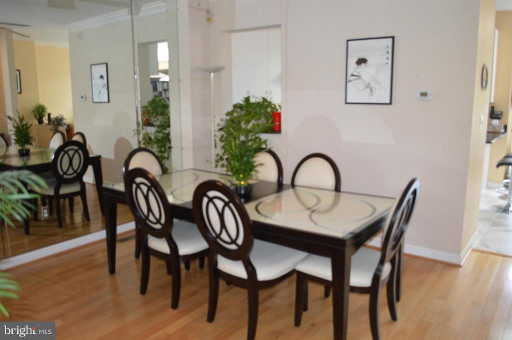 29 Stridesham Court Baltimore, MD 21209 - Photo 10 of 23 a view of a table and chairs in patio
