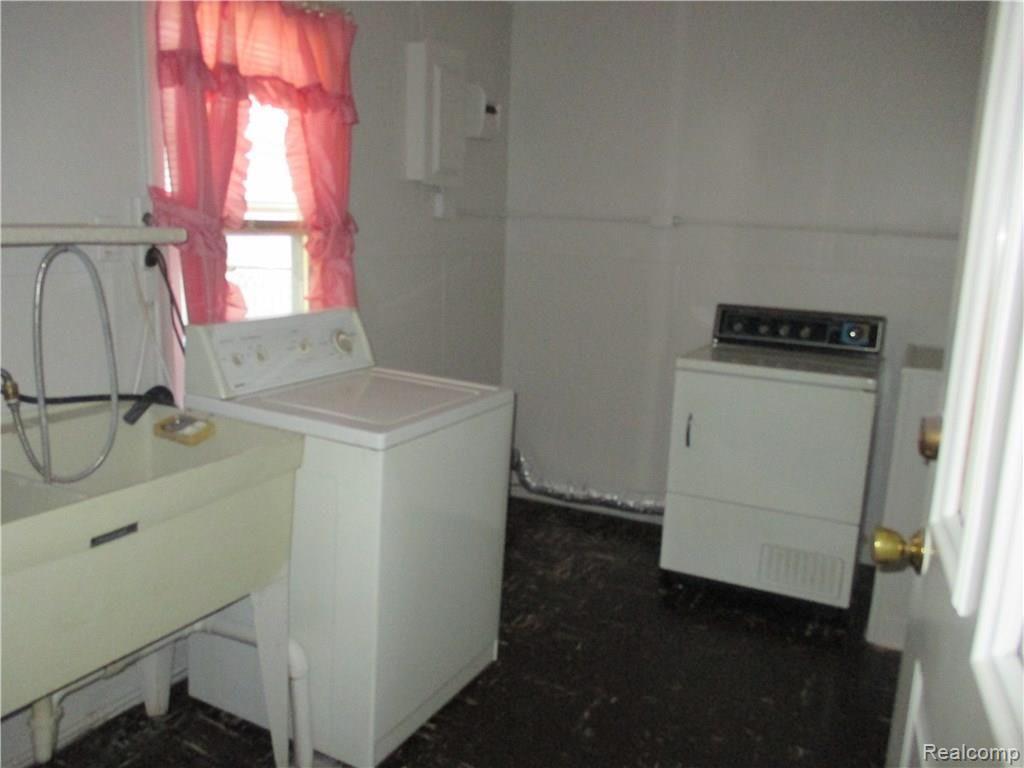 25244 Wick Road Taylor, MI 48180 - Photo 15 of 18 IMG_3677.JPG