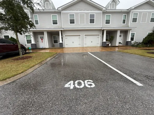 $295,000 | 406 Date Palm Lane, Freeport, FL 32439