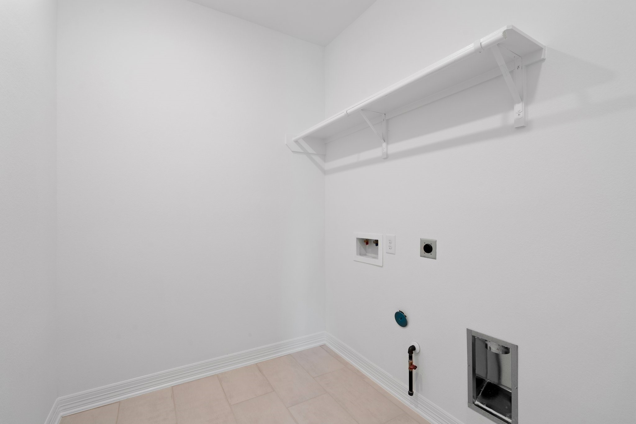 32103 Kalmia Hill Hockley, TX 77447 - Photo 12 of 15 Sample product photo. Actual exterior and interior selections may vary by homesite. Photo may be virtually staged