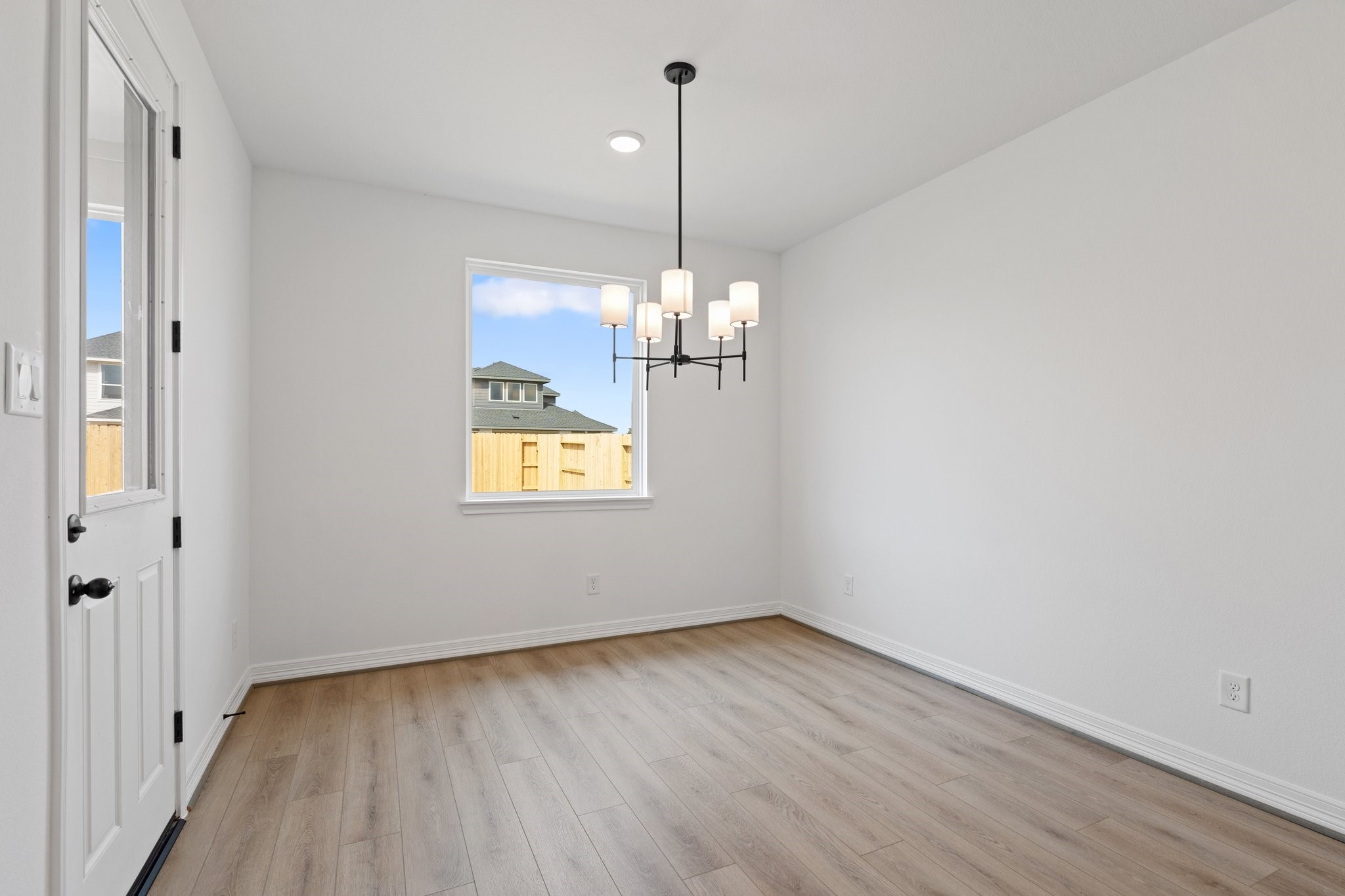 32103 Kalmia Hill Hockley, TX 77447 - Photo 7 of 15 Sample product photo. Actual exterior and interior selections may vary by homesite. Photo may be virtually staged