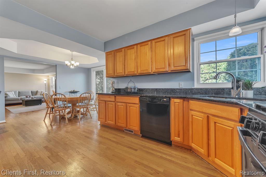 46408 Doubletree Road Canton, MI 48187 - Photo 20 of 61