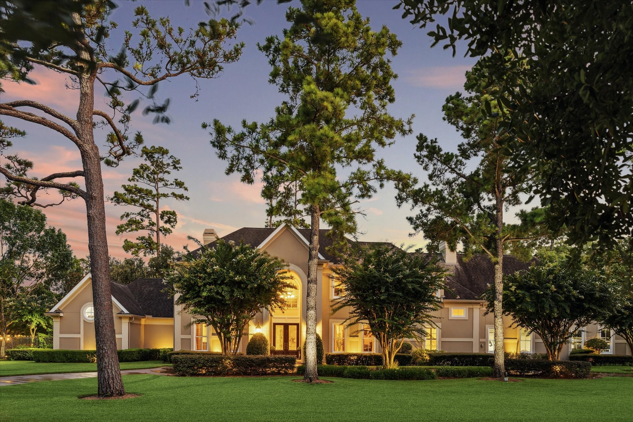 Welcome home to 8 Jeffers Court! Tucked away on a quiet cul-de-sac street in the heart of Piney Point Village, this home sits on a sprawling treed 40,000 square foot lot.