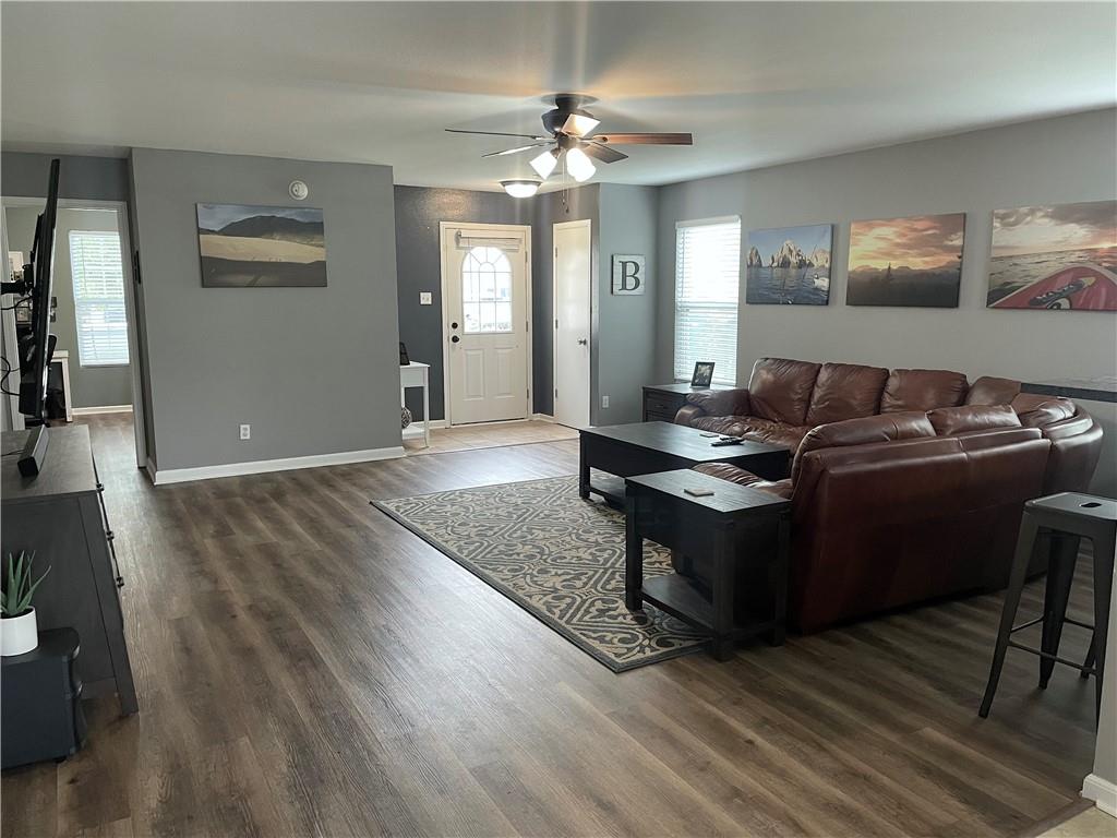 547 Reed Court Greenfield, IN 46140 - Photo 3 of 21
