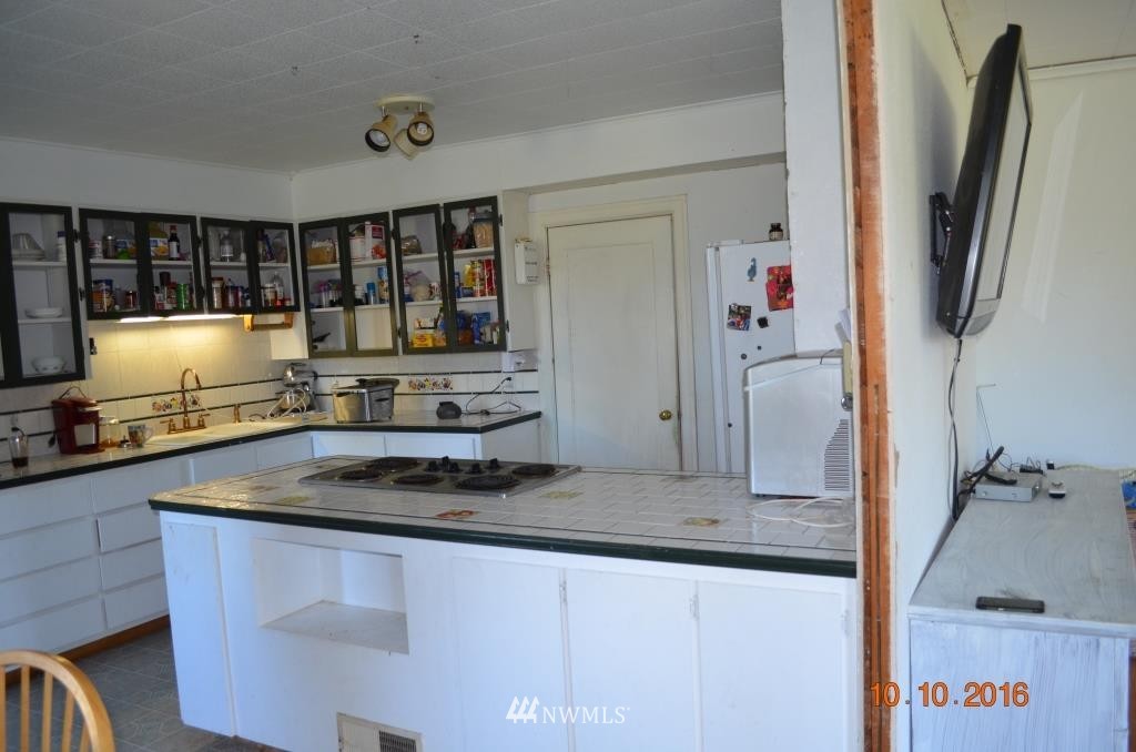 169 West Little Island Road Cathlamet, WA 98612 - Photo 9 of 18 Gallery Image 9