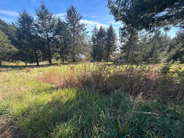 $19,900 | 66 Vista Road, Shelter Cove, CA 95589
