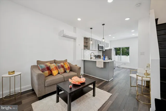 $135,000 | 650 East Wensley Street, Philadelphia, PA 19134