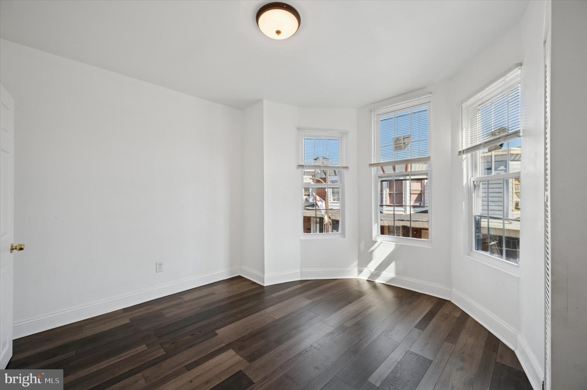 650 East Wensley Street Philadelphia, PA 19134 - Photo 14 of 24 a view of a livingroom with wooden floor