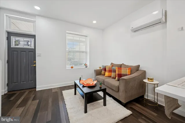 $135,000 | 650 East Wensley Street, Philadelphia, PA 19134