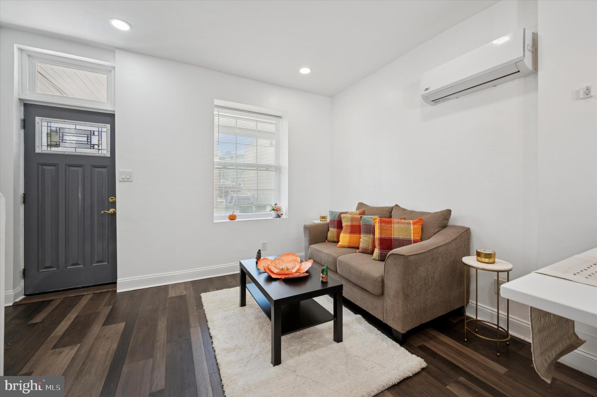 650 East Wensley Street Philadelphia, PA 19134 - Photo 4 of 24 a living room with furniture and a wooden floor