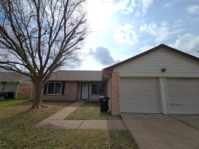 $1,895 | 19415 Southaven Drive, Houston, TX 77084