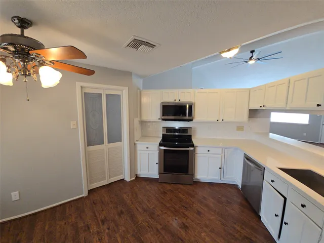 $1,895 | 19415 Southaven Drive, Houston, TX 77084