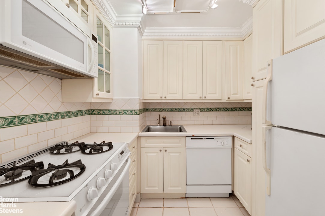 55 East 87th Street, Unit 12F Manhattan, NY 10128 - Photo 4 of 9